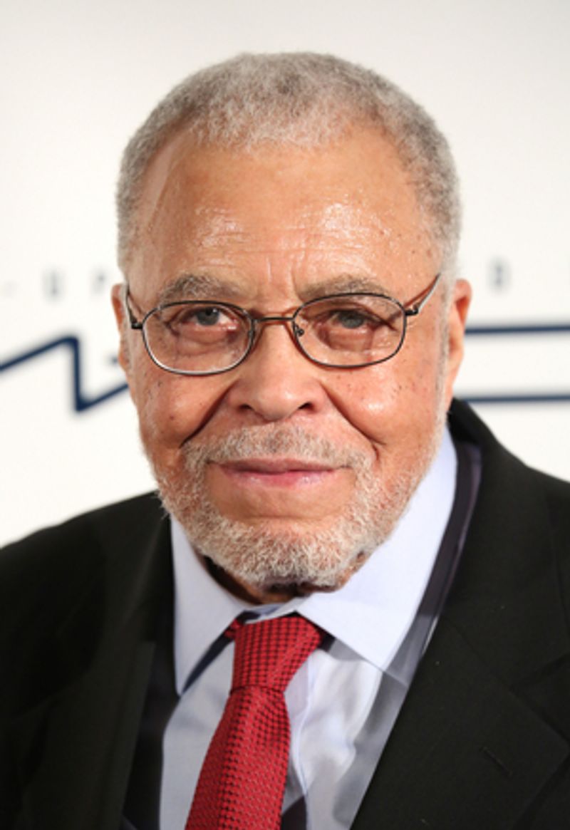 James Earl Jones Returns as 'Darth Vader' Voice in OBI-WAN KENOBI Image