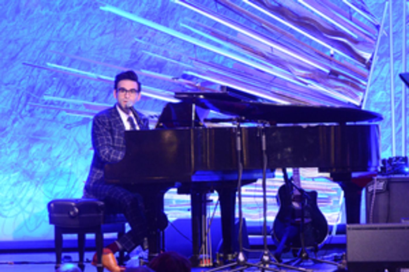 JOE ICONIS & FAMILY, A NIGHT FOR LUTHER VANDROSS and More Coming Up At Feinstein's/54 Below  Image