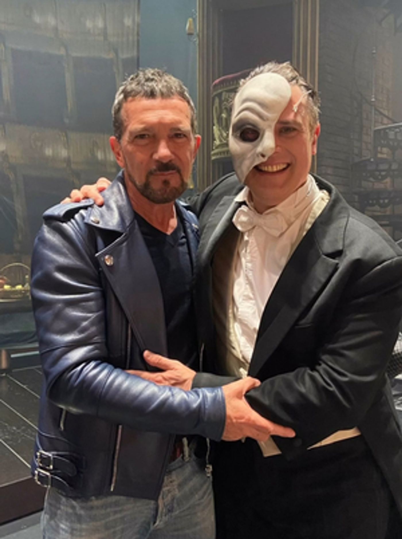 Antonio Banderas visita EL FANTASMA DE LA ÓPERA en Madrid  Image