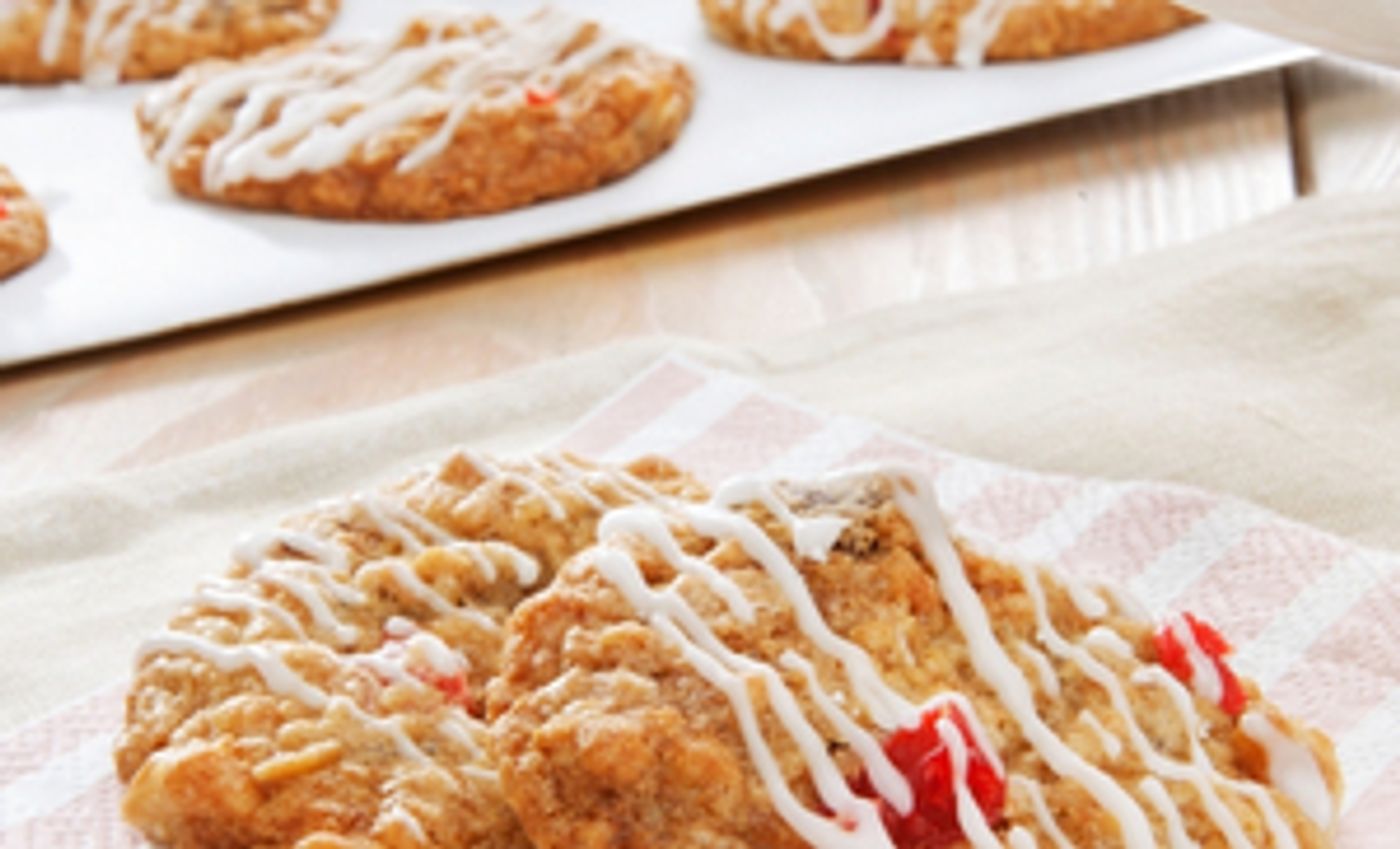 Craft Delicious Desserts for Mom with Reynolds Kitchens® Parchment Paper  Image