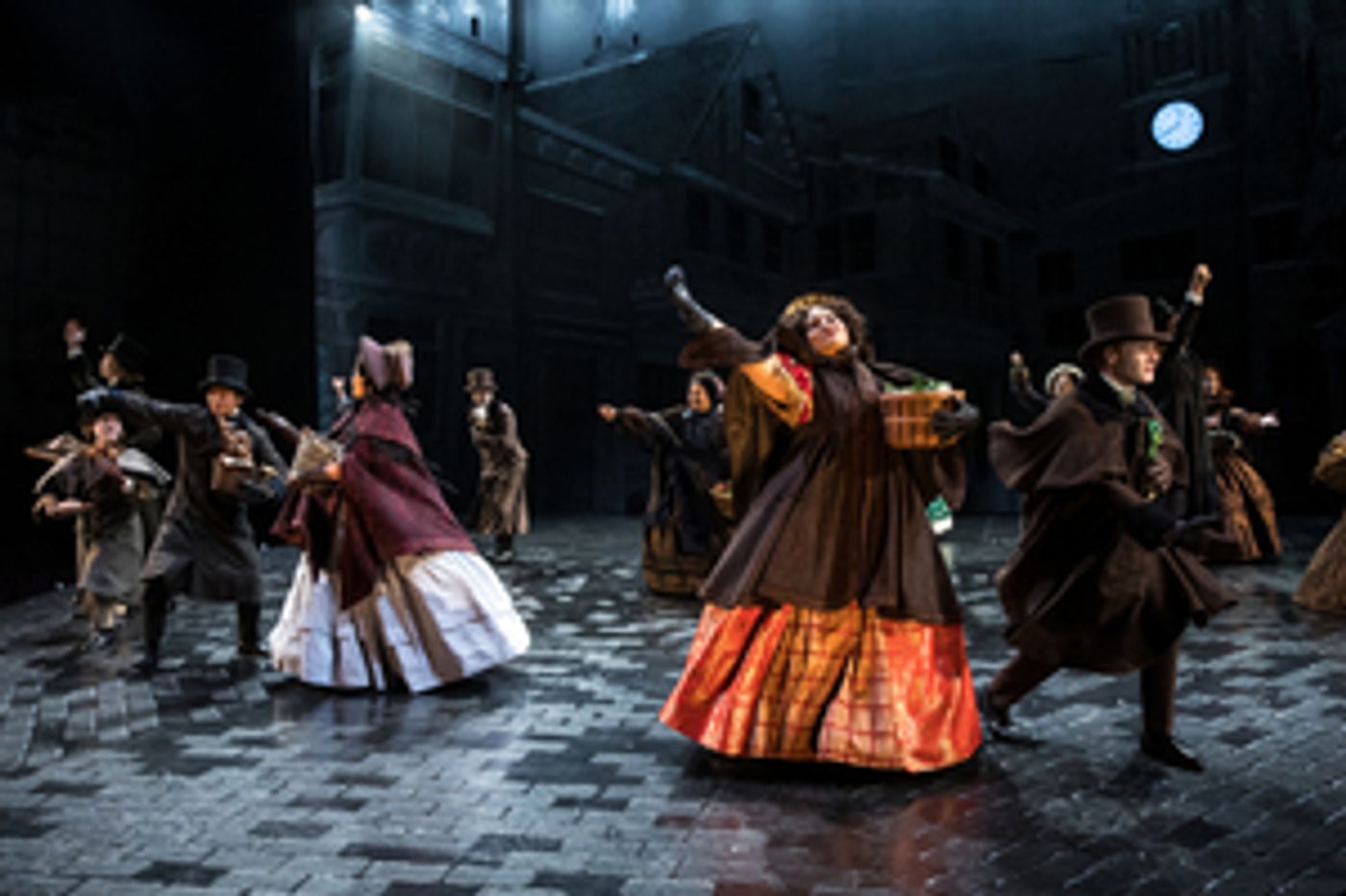 Review: A CHRISTMAS CAROL at Guthrie Theater Review: A CHRISTMAS CAROL at Guthrie Theater Image