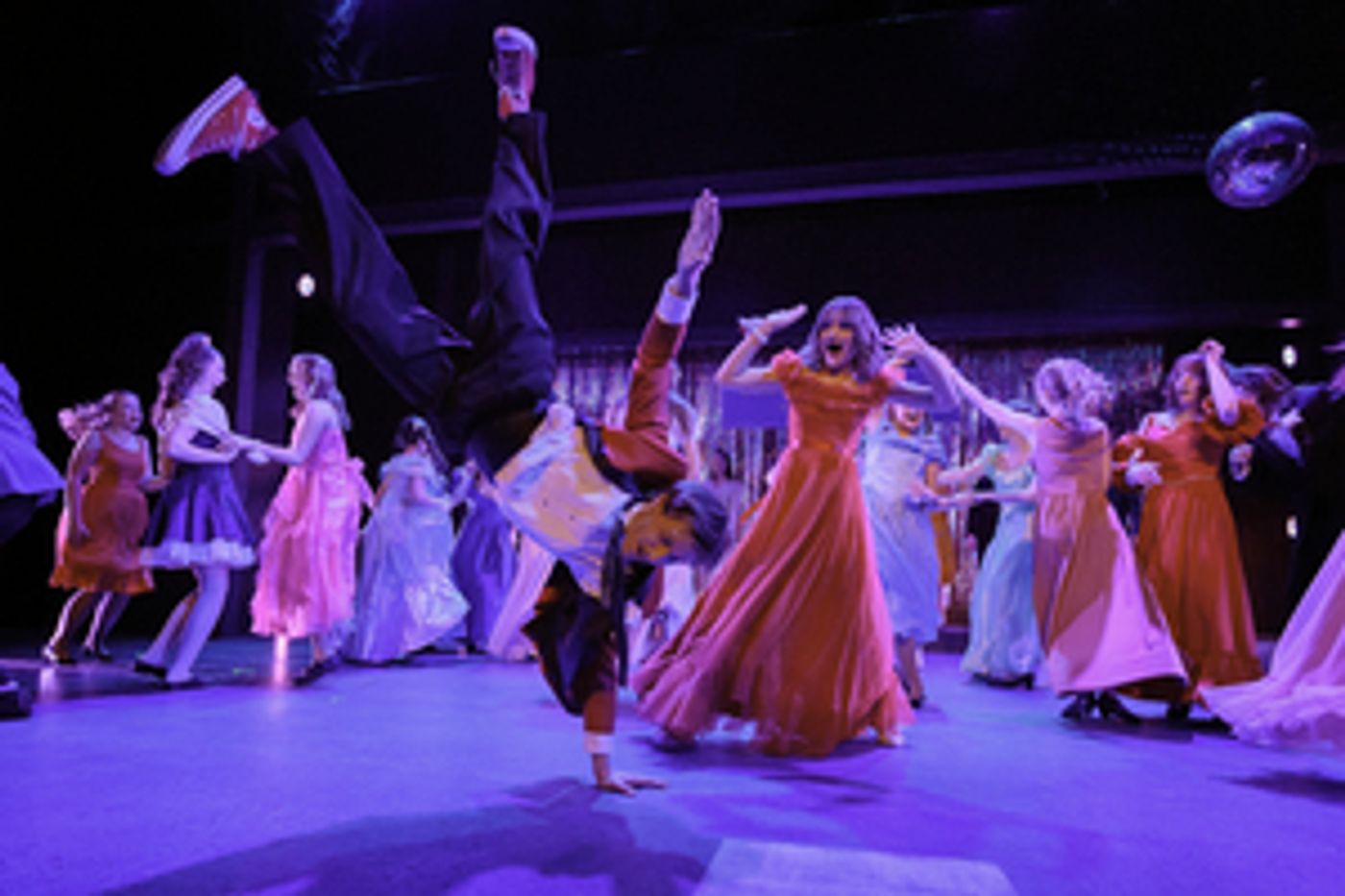 Review: FOOTLOOSE at Oak Grove  Image