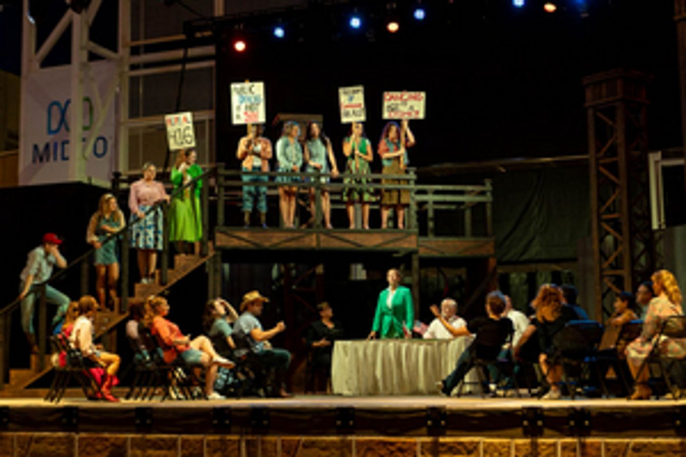 Review: FOOTLOOSE at Stage West At The Lights  Image