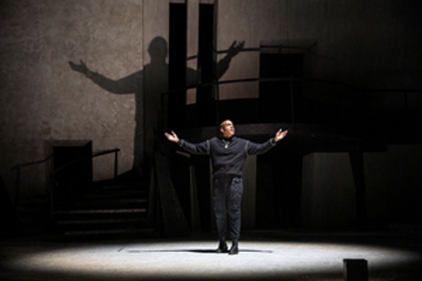 Review: HAMLET at Guthrie Theater  Image