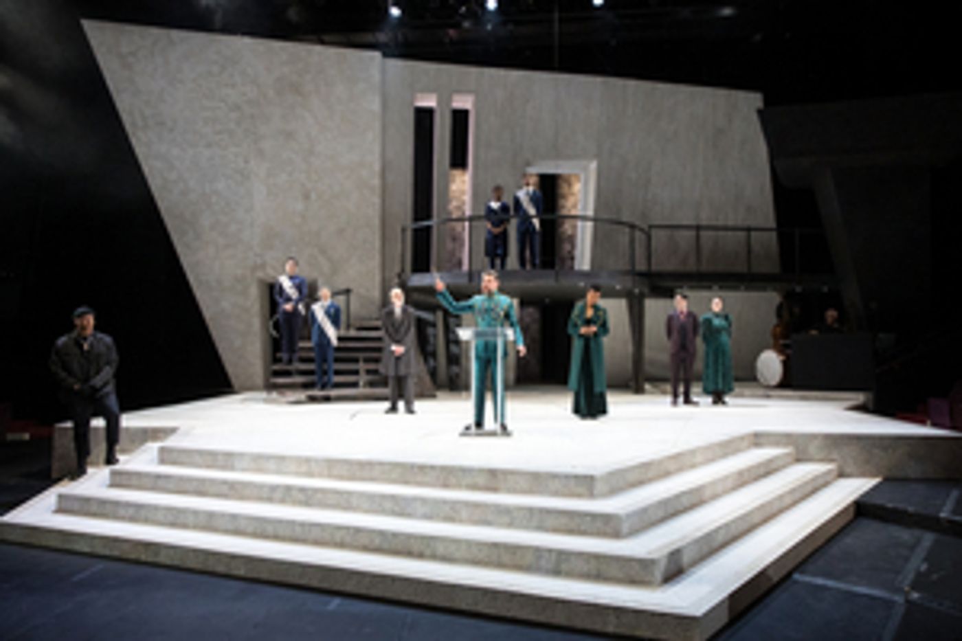 Review: HAMLET at Guthrie Theater  Image
