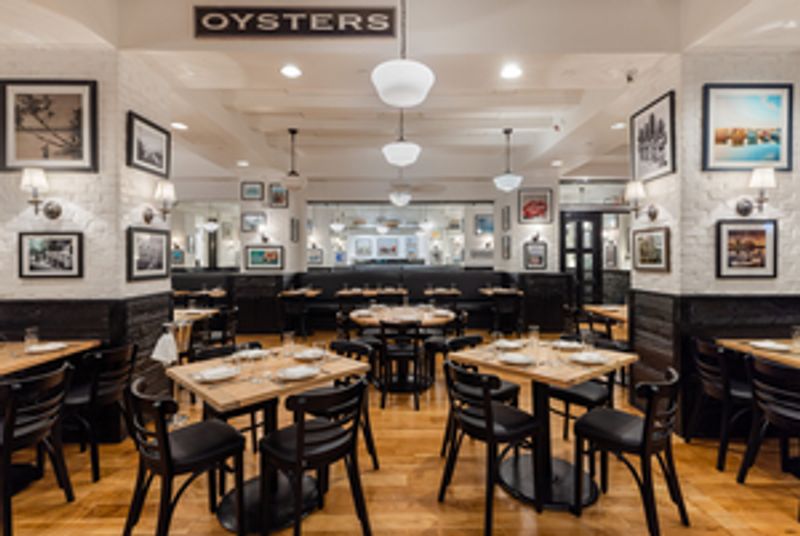 Review: MERMAID OYSTER BAR MIDTOWN for Impressive Meals and Spirited Happy Hours Image