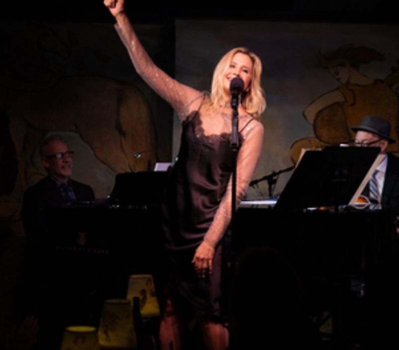 Review: MIRA SORVINO Shines A Light Throughout Café Carlyle Image