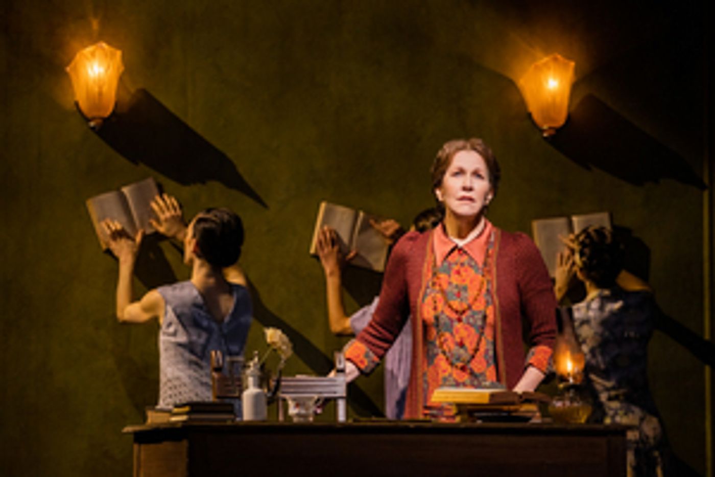 Review: THE HOURS Goes by in Minutes as Met Gives Birth to Fascinating Opera by Puts and Pierce  Image