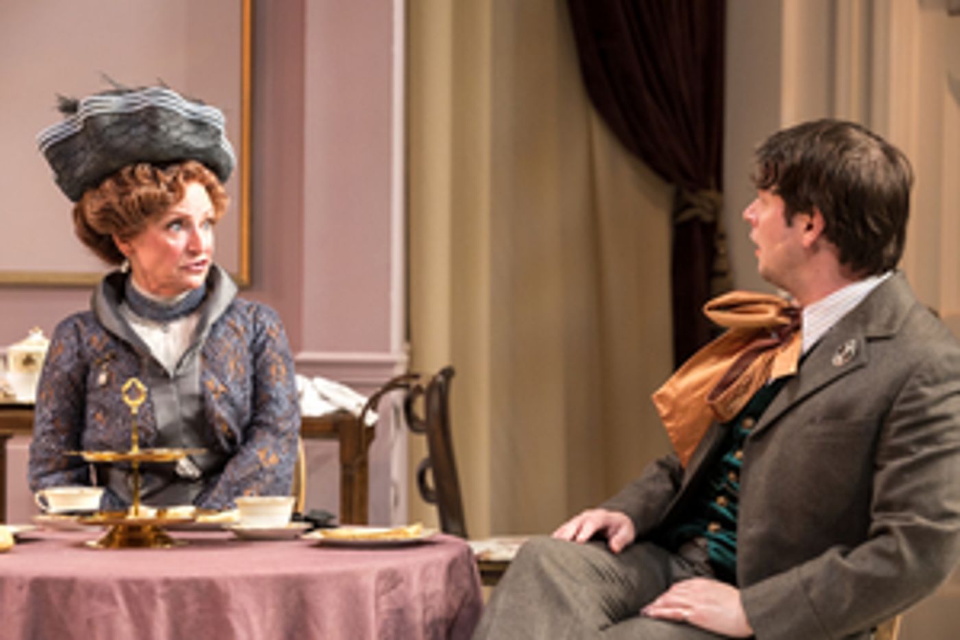 Review: THE IMPORTANCE OF BEING EARNEST at The Guthrie Theater  Image