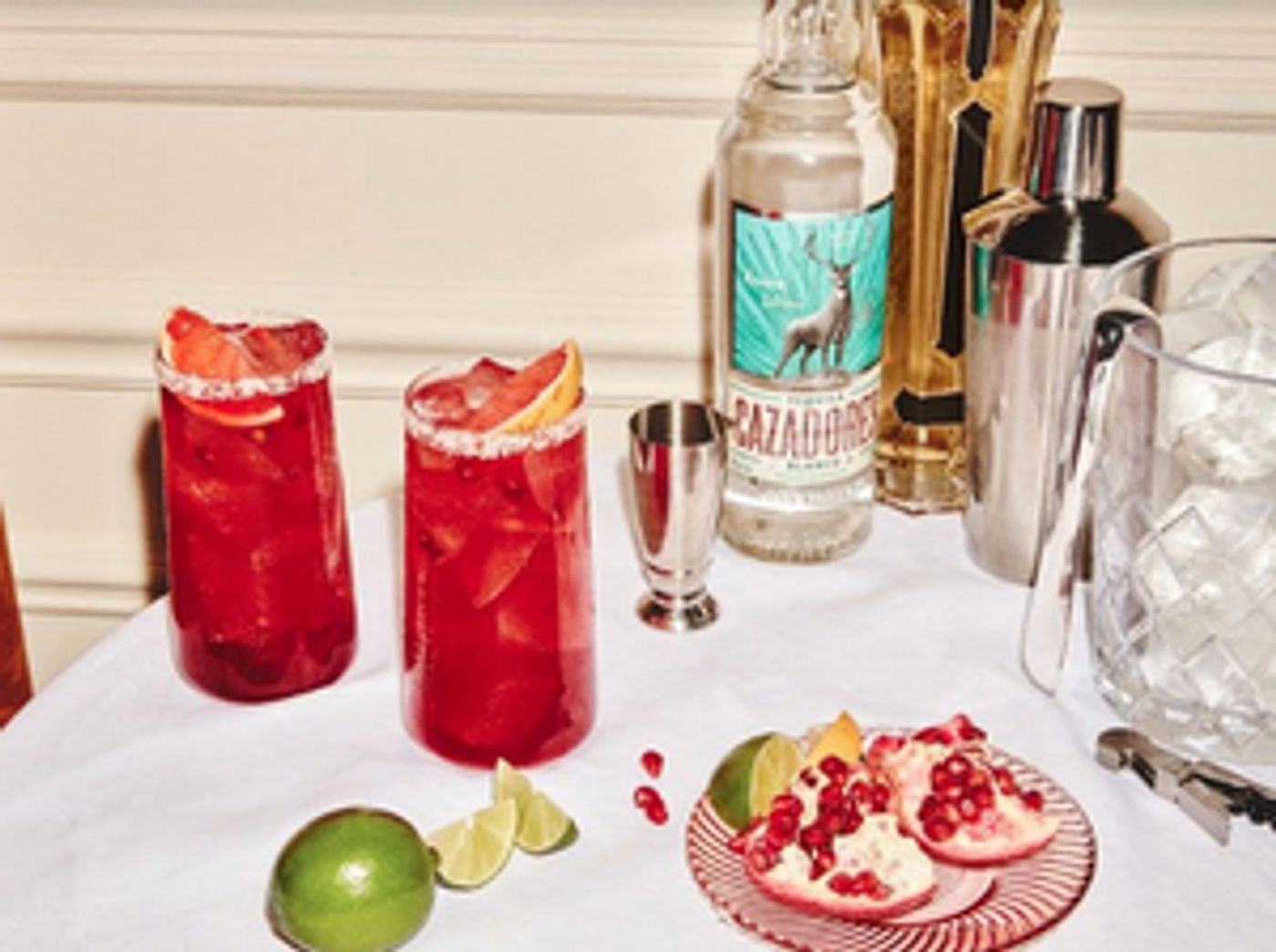 TEQUILA CAZADORES Toasts the New Year with Go-to Cocktail Recipes  Image