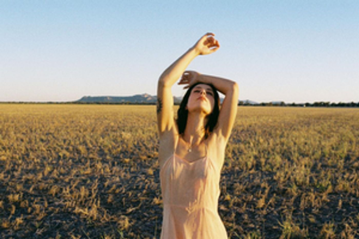 Video: Grace Cummings Releases 'A Precious Thing' From Upcoming Album 'Ramona'  Image