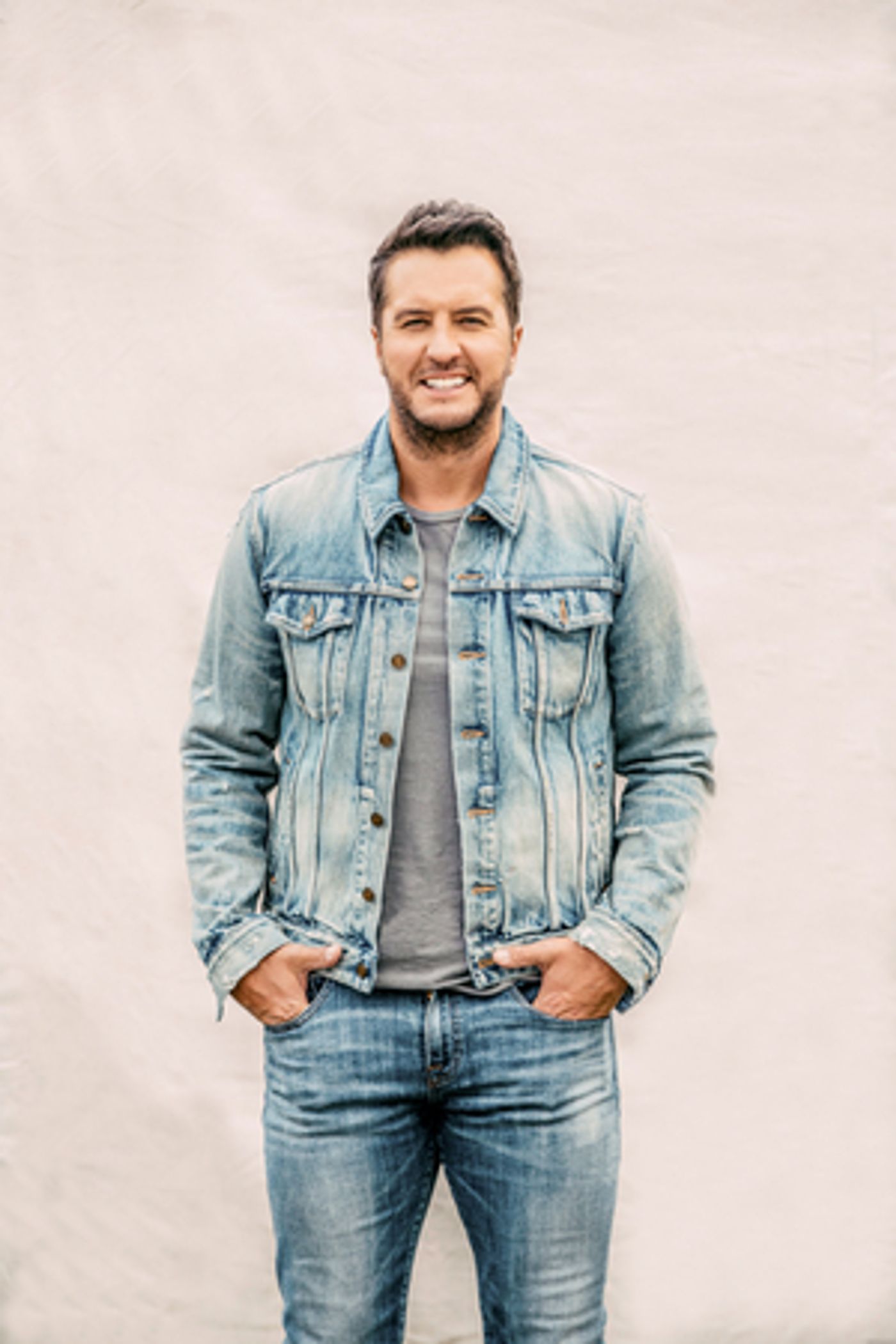 Video: Luke Bryan Releases New Music Video for 'But I Got A Beer In My Hand'  Image