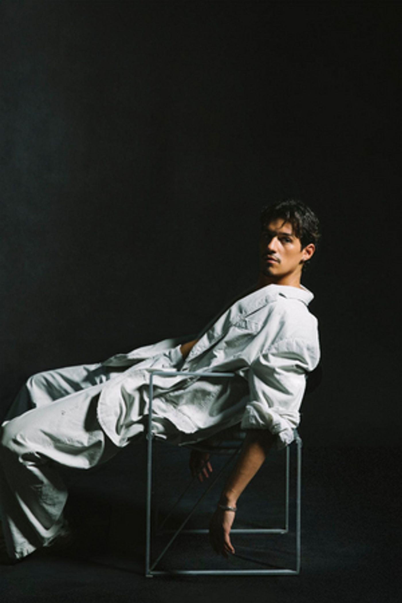 Video: Omar Apollo Shares New Music Video for 'Ice Slippin'  Image