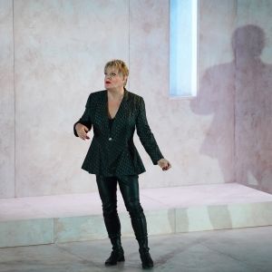 Photos: Get a First Look at Eddie Izzard's Solo HAMLET