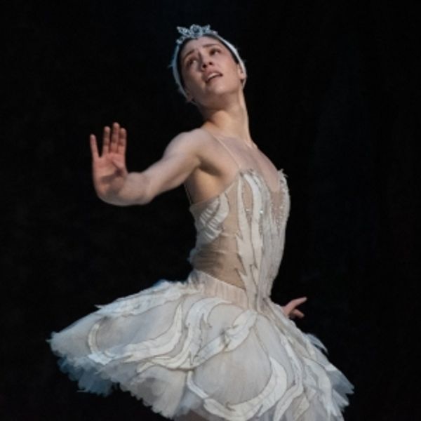 La Compañía Nacional De Danza Ofrece Función única De Lago De Los Cisnes En El Au Photo