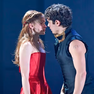 Photos: Sadie Sink and Noah Jupe in ROMEO & JULIET