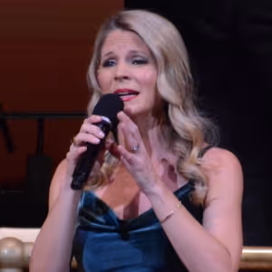 Video: Kelli O'Hara Sings 'Both Sides Now' By Joni Mitchell With Her Daughter