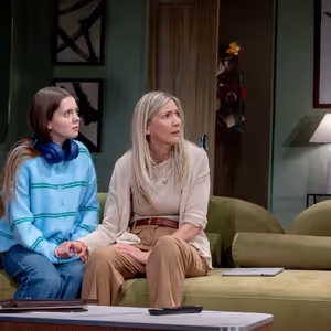 Photos: Kym Marsh and Lisa Faulkner in SINGLE WHITE FEMALE UK Tour