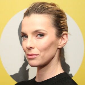 Betty Gilpin Describes State of Broadway as a ‘Game for Movie Stars’ to ‘Get Bu