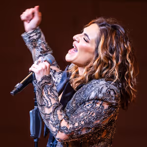Review: Shoshana Bean's Carnegie Hall Solo Concert Debut Is Intimate and Alive