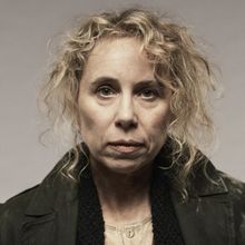 Cast Set For MOTHER COURAGE AND HER CHILDREN at Shakespeare's Globe