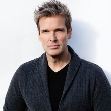 HVSO Welcomes Hugh Panaro for February Pops Concert