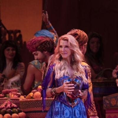 Photos/Video: &#039;The Golden Bachelorette&#039; Joan Vassos Makes Broadway Debut in ALADDIN