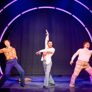 Photos: First Look at Wendi Peters in the UK and Ireland Tour of SISTER ACT