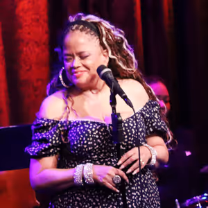 Photos: Natalie Douglas Celebrates Linda Ronstadt At Birdland