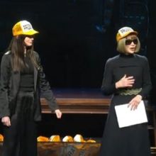 Video: Anna Wintour and Anne Hathaway Join GUTENBERG! THE MUSICAL