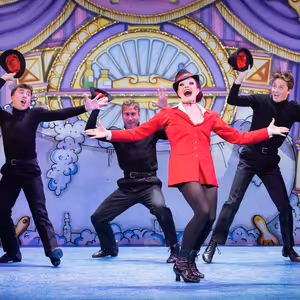 Photos: Siobhan James and More in CINDERELLA at Hackney Empire