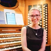 Anna Lapwood Named Official Organist of the Royal Albert Hall