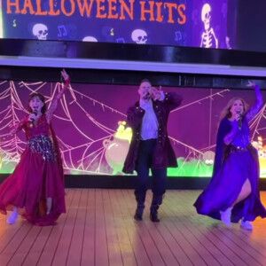 Video: Jodi Benson, Susan Egan & Nina West vertolken 'I Put a Spell on You' uit HOCUS POCUS