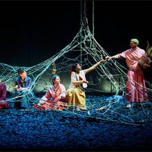 REVIEW: The Festival d'Avignon Presents NOUS OU LE PARADOXE DU HÉRISSON By Muriel Im