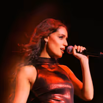 Photos: Zeyne Concludes AWDA Europe & UK Tour Through September