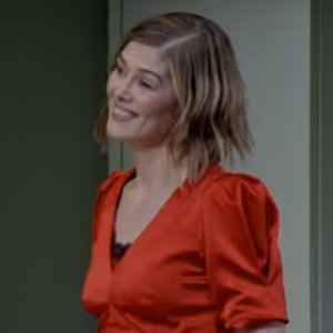 Video: Rosamund Pike Stars in INTER ALIA at the National Theatre