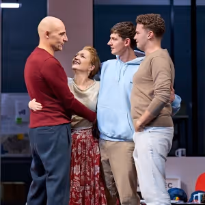 Photos: Mark Strong, Lesley Manville, and More Star In OEDIPUS West End