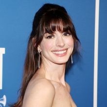Anne Hathaway Talks Her Goal of Performing on Broadway in New Interview