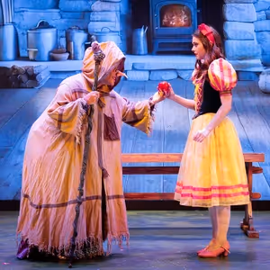Photos: Laguna Playhouse's A SNOW WHITE CHRISTMAS
