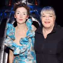 Photos: Suzy Eddie Izzard Visits ELF LYONS IS THE WOMAN ON THE EDGE