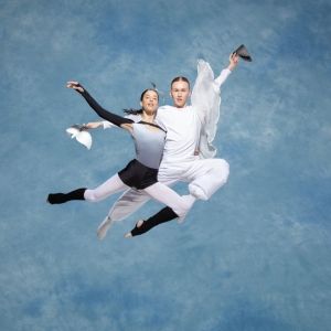 Xenia Aidonopoulou Will Perform the World Premiere of SKYDIVER at This Year's Dance…