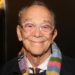 Joel Grey Says Audiences Should 'Heed CABARET's Warning'