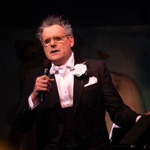 Photos: Isaac Mizrahi Kicks Off Cafe Carlyle Residency