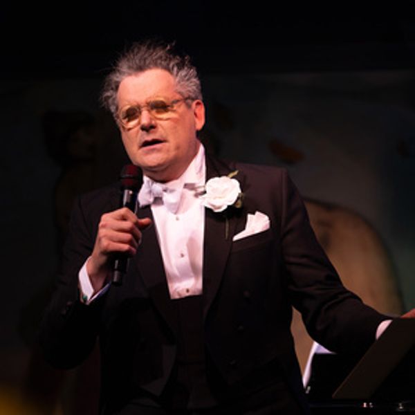 Photos: Isaac Mizrahi Kicks Off Cafe Carlyle Residency Photo
