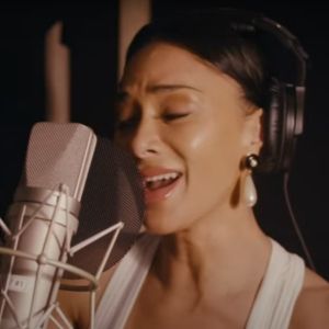 Video: Nicole Scherzinger, Ramin Karimloo & Chloe Flower Collab on Orchestral 'El…