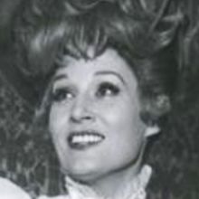 Anne Russell, Attrice che Interpretò sia Dolly che Mame, Muore a 103 Anni Photo