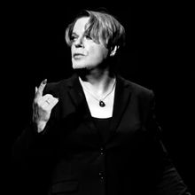 Eddie Izzard's HAMLET Seattle Run Extended A Second Time
