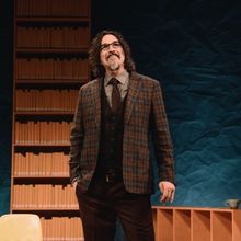 Photos: Gary Gulman in GRANDILOQUENT at the Lucille Lortel Theatre