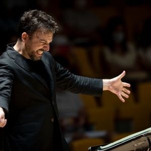 Conductor James Gaffigan Leads Inaugural Season as General Music Director Of…