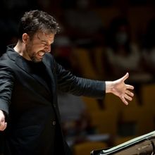 Conductor James Gaffigan Leads Inaugural Season as General Music Director Of Komische